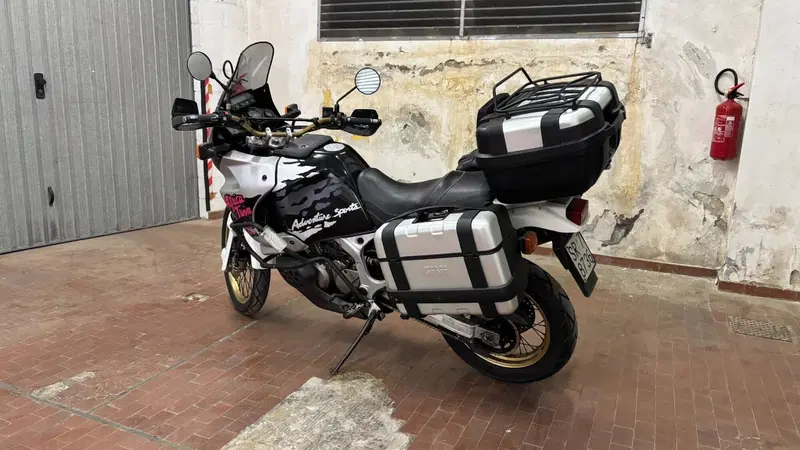 Honda XRV 750 Africa twin (2)