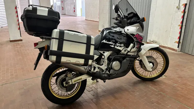 Honda XRV 750 Africa twin (4)