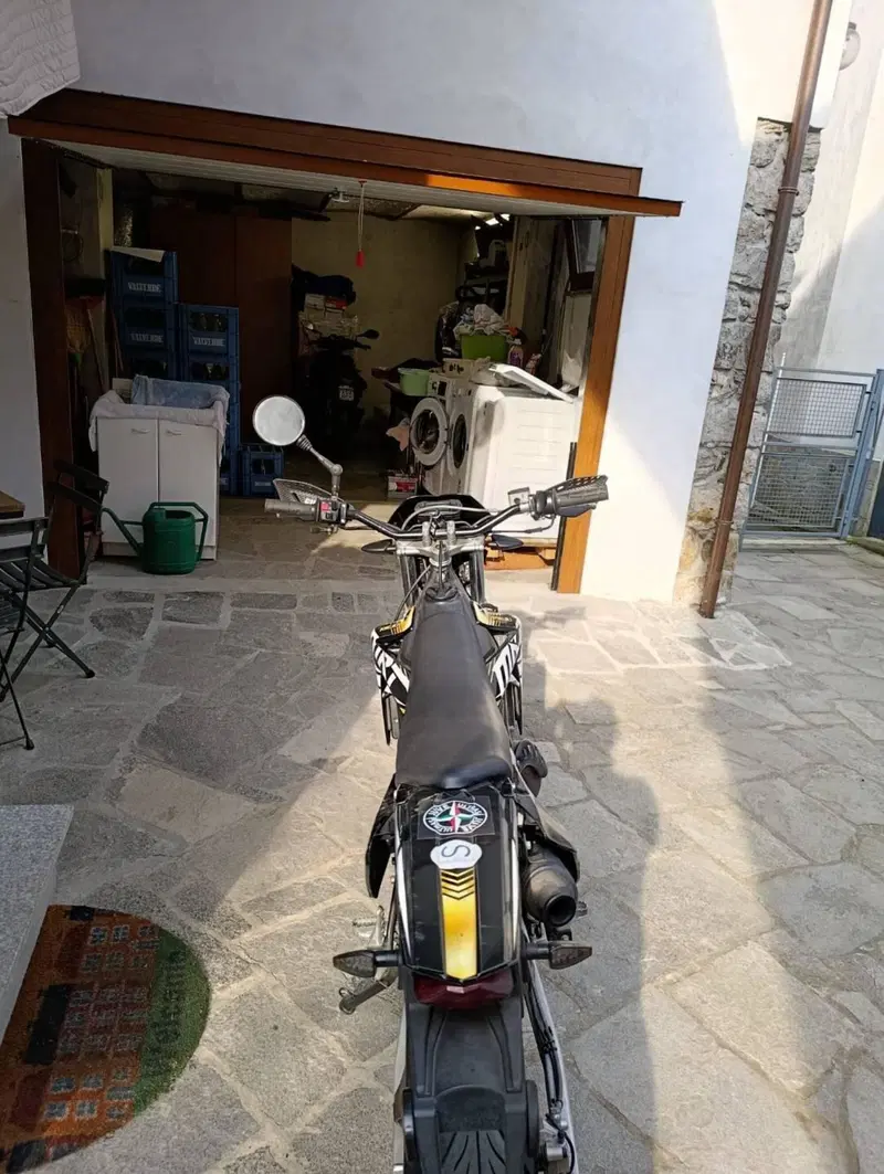 Rieju MRT 50 Motard (2009 - 17) (2)