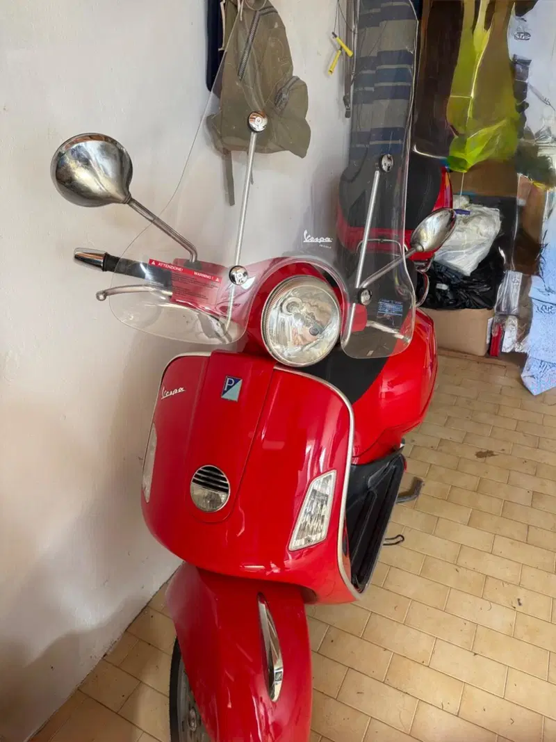 Vespa GTS 250 i.e. (2)