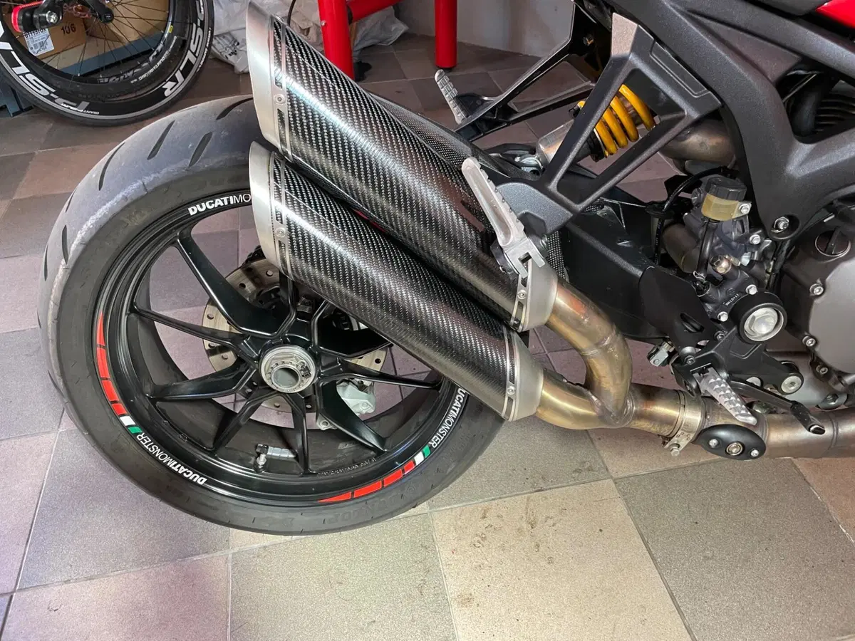 Ducati Monster 1100 Evo ABS (2011 - 13) (4)