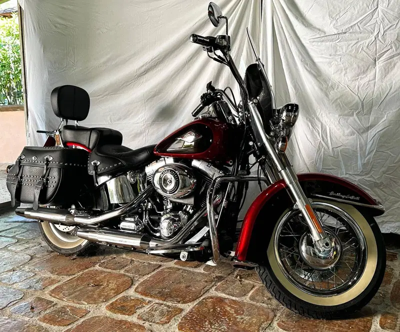 Harley-Davidson 1690 Heritage Classic (2011 - 17) - FLSTC (2)