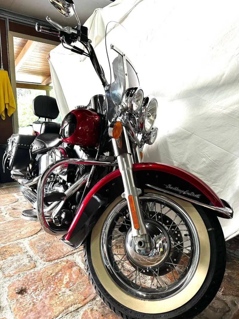 Harley-Davidson 1690 Heritage Classic (2011 - 17) - FLSTC (3)