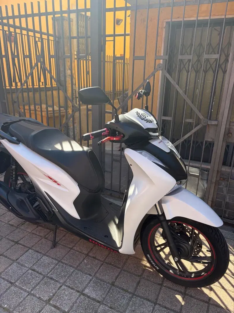 Honda SH 125i Sport (2024 - 25) (4)