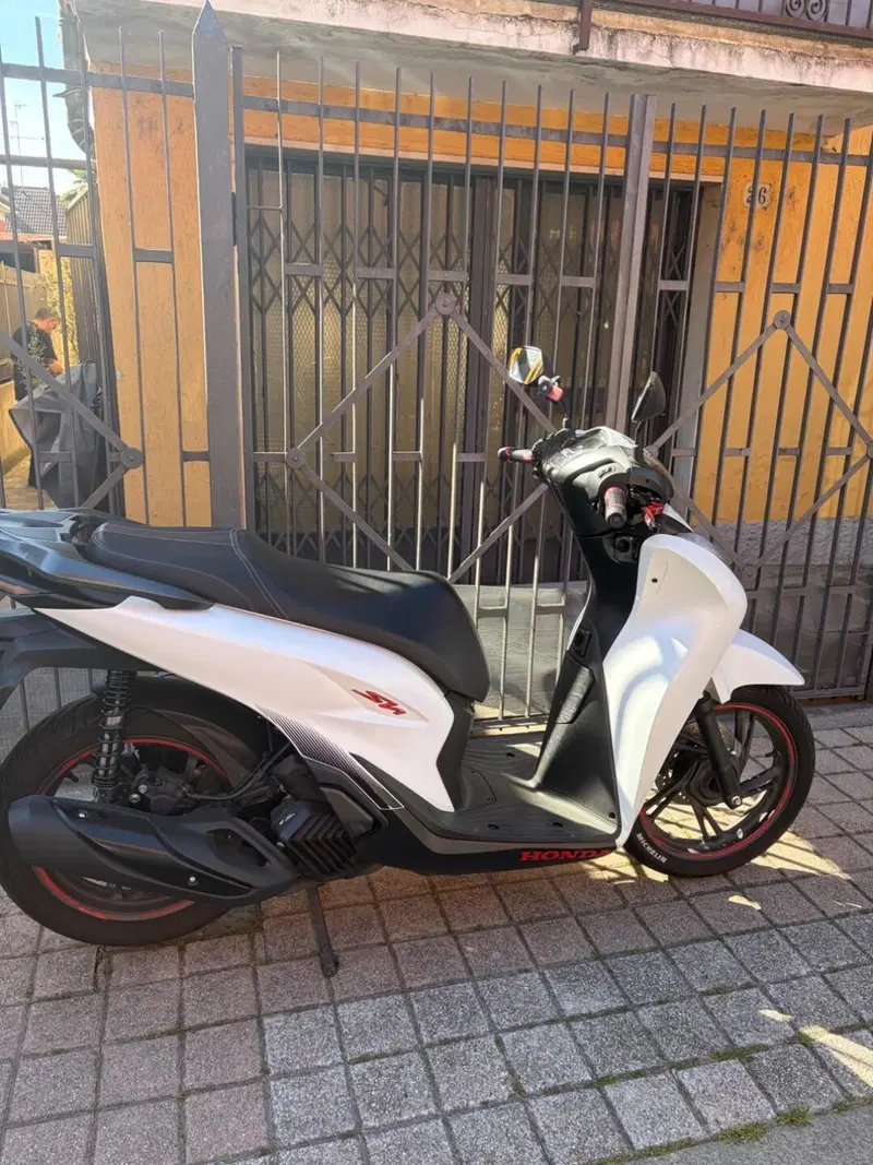 Honda SH 125i Sport (2024 - 25) (5)