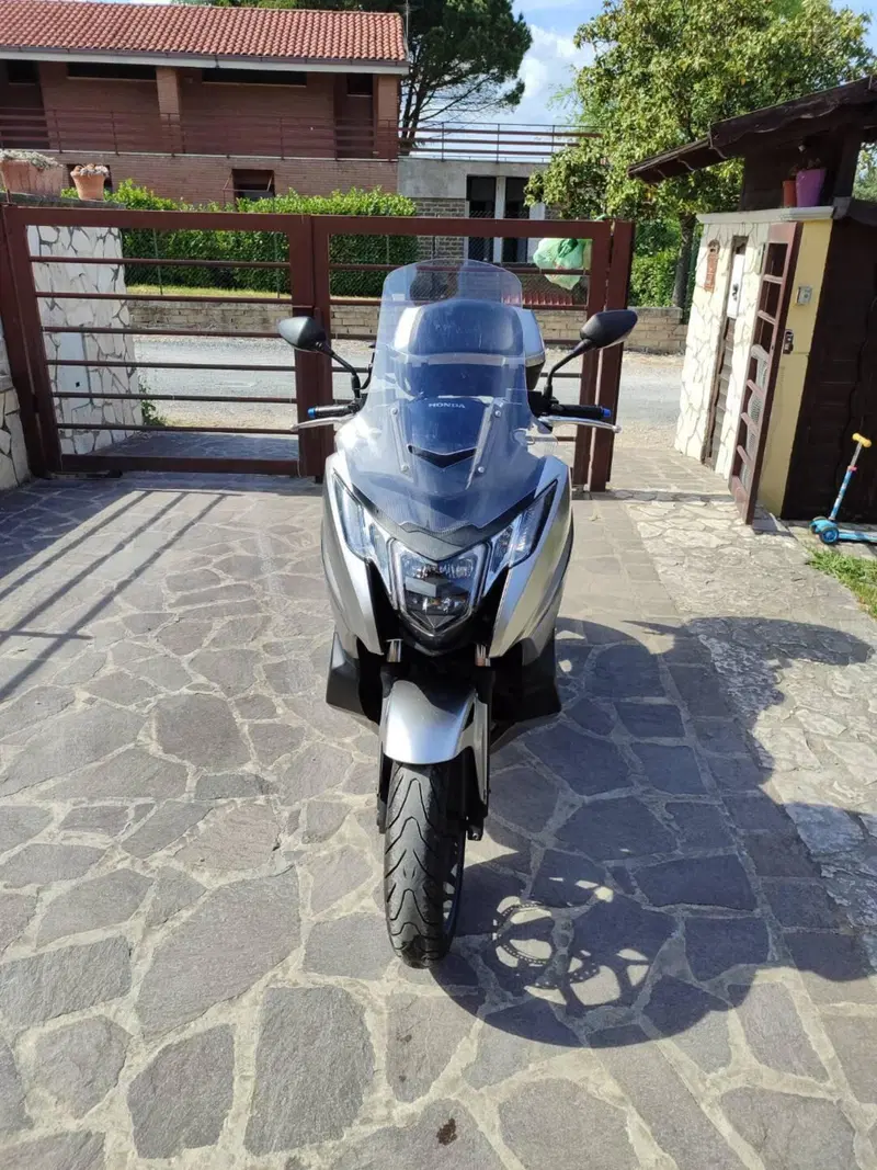 Honda Integra 750 DCT Sport (2017) (2)