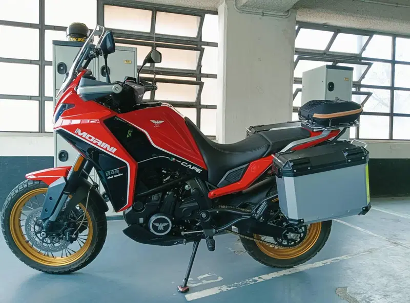 Moto Morini X-Cape 650 Gold Wheels Edition (2022 - 26) (2)