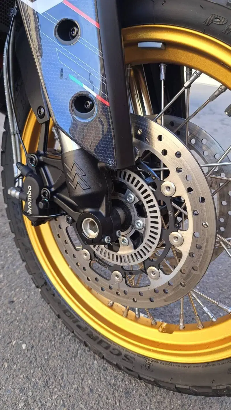 Moto Morini X-Cape 650 Gold Wheels Edition (2022 - 26) (13)