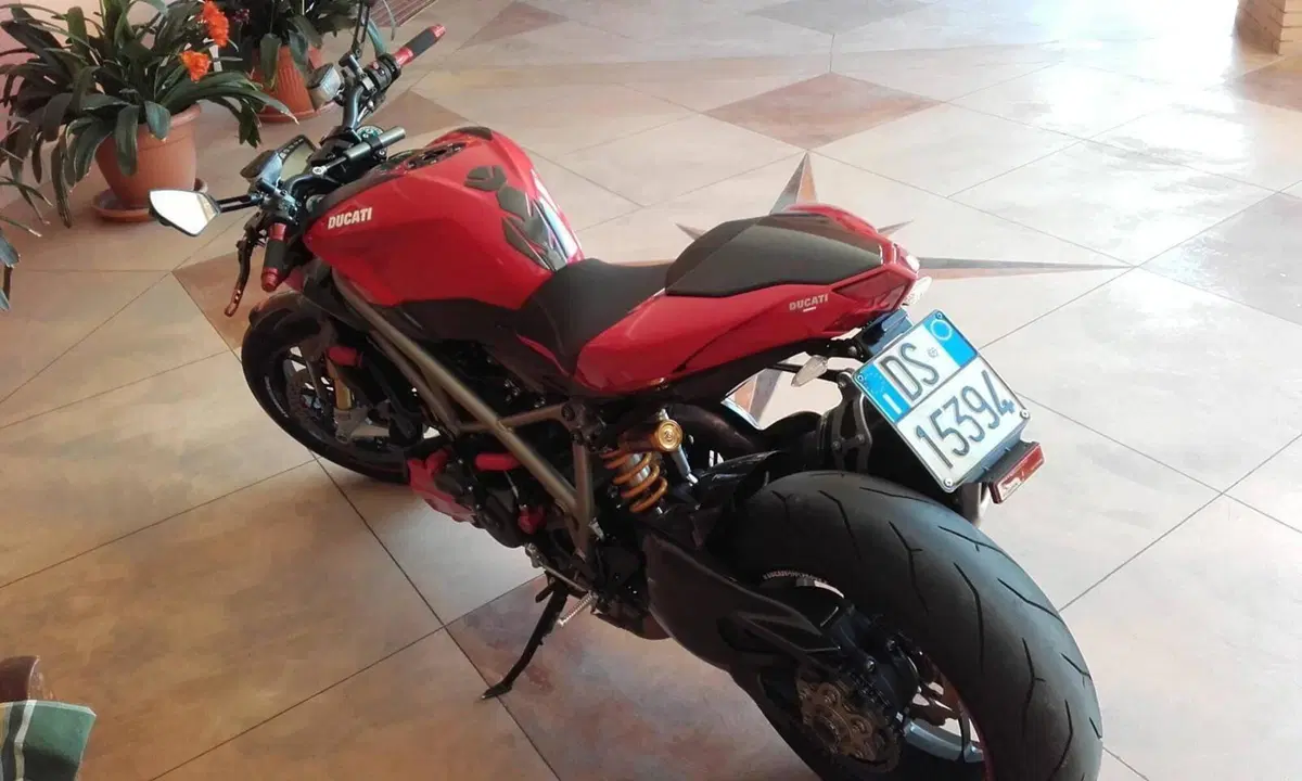 Ducati Streetfighter S (2009 - 14) (2)