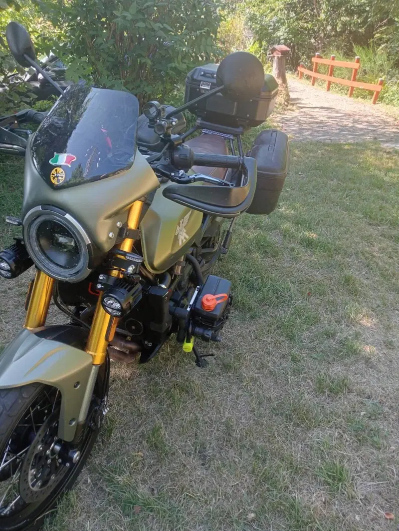 Moto Morini SEIEMMEZZO SCR (2022 - 26) (3)