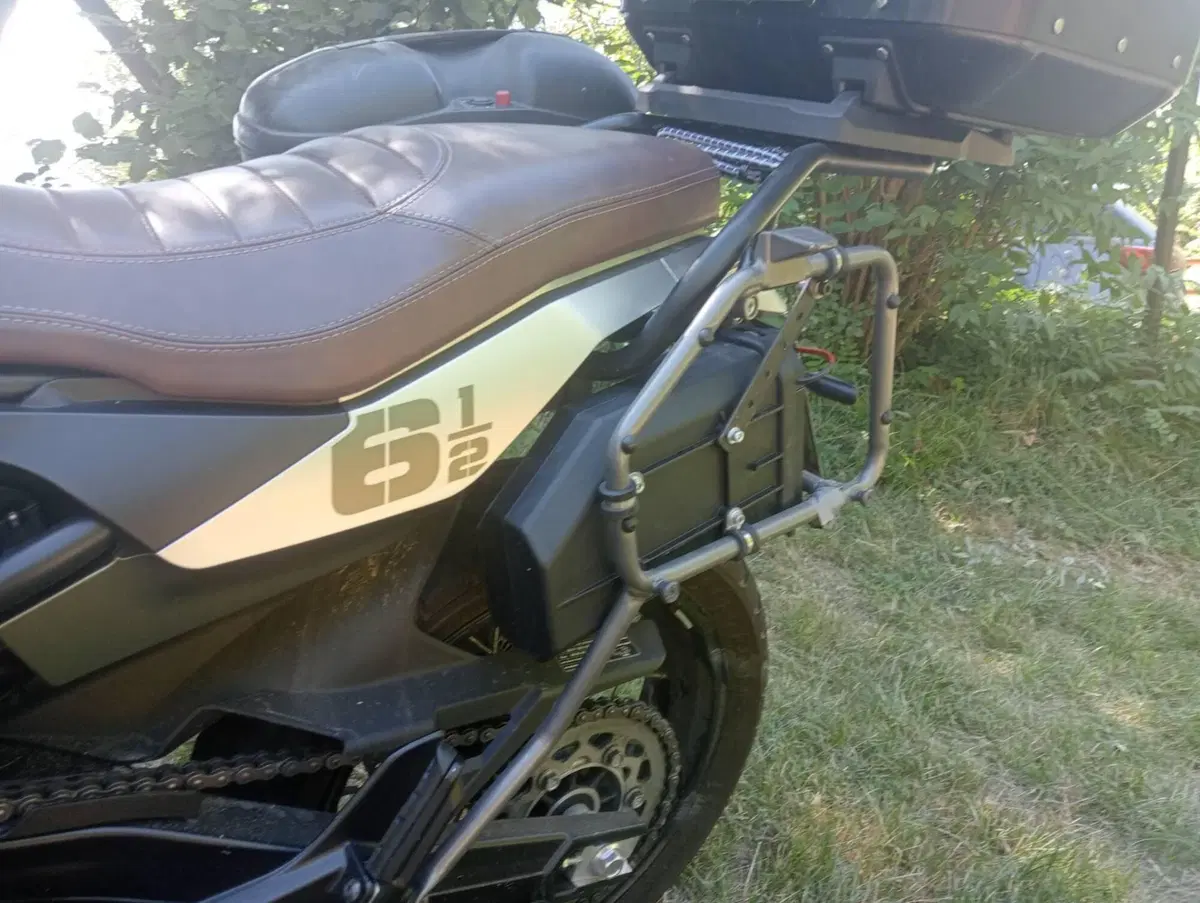 Moto Morini SEIEMMEZZO SCR (2022 - 26) (4)