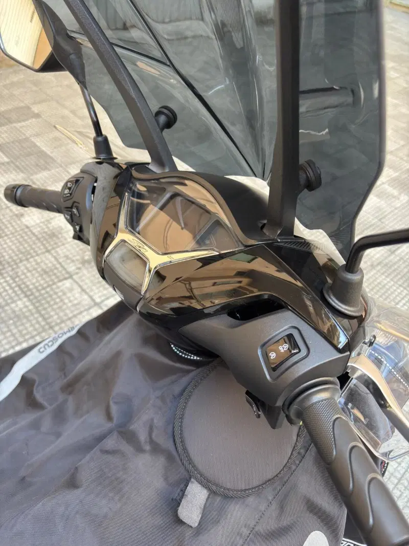 Honda SH 150i Sport (2024 - 25) (3)