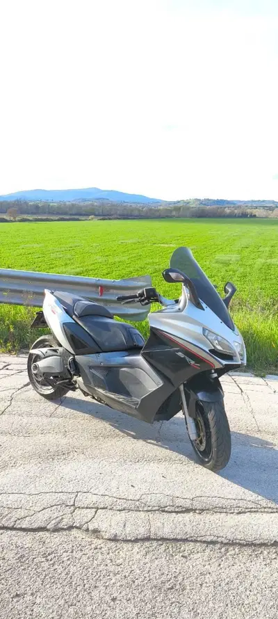 Aprilia SRV 850 ABS (2011 - 16) usata