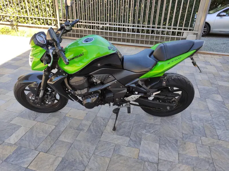 Kawasaki Z 750 (2007 - 14) (2)
