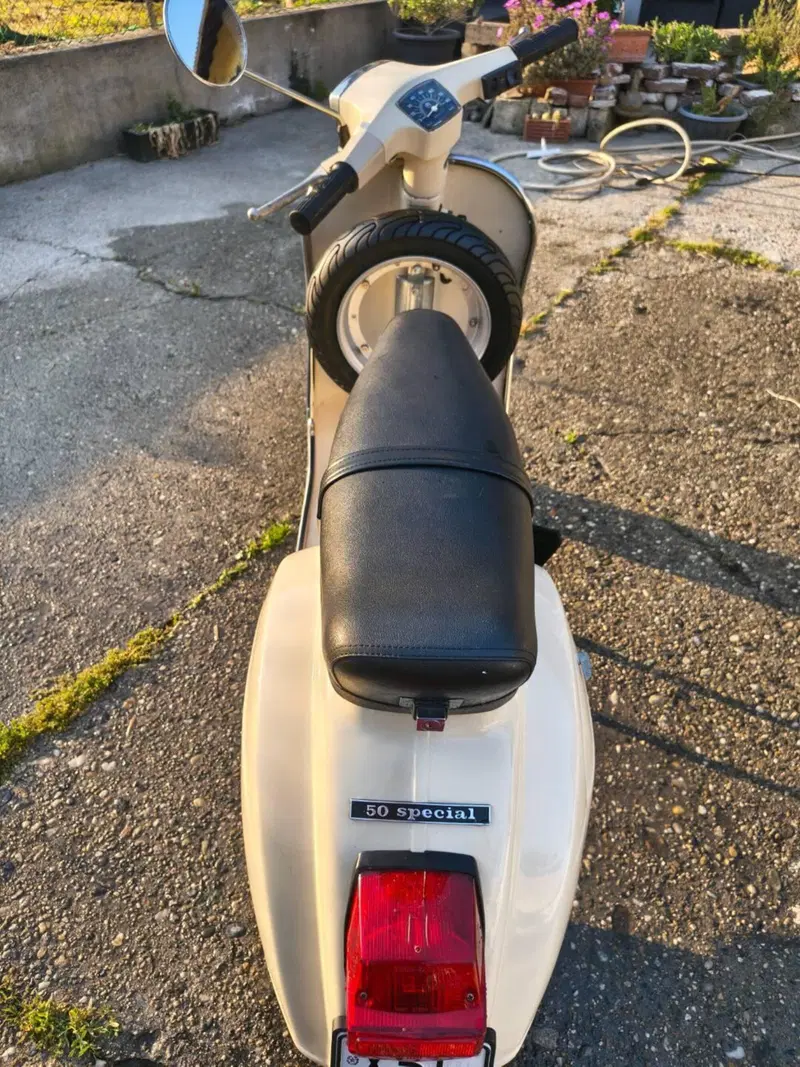 Piaggio Vespa Special  (3)