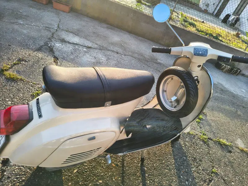 Piaggio Vespa Special  (4)