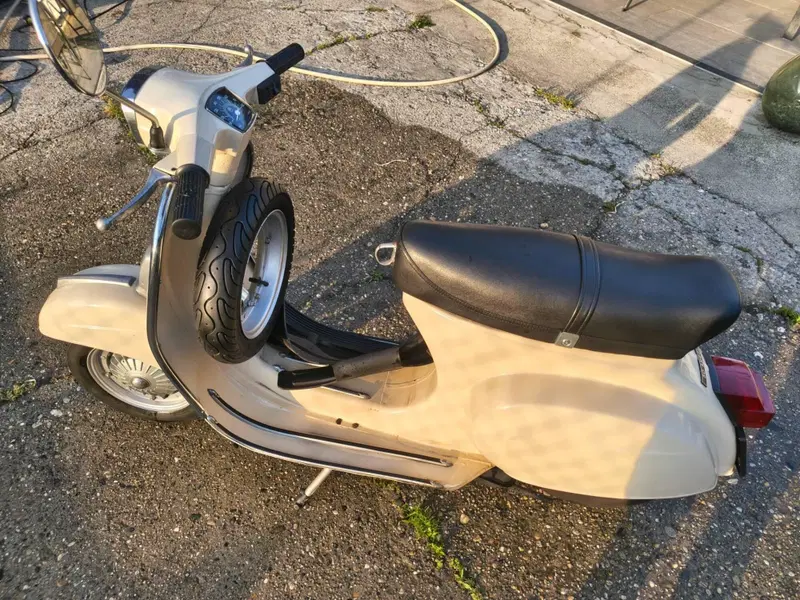 Piaggio Vespa Special  (6)