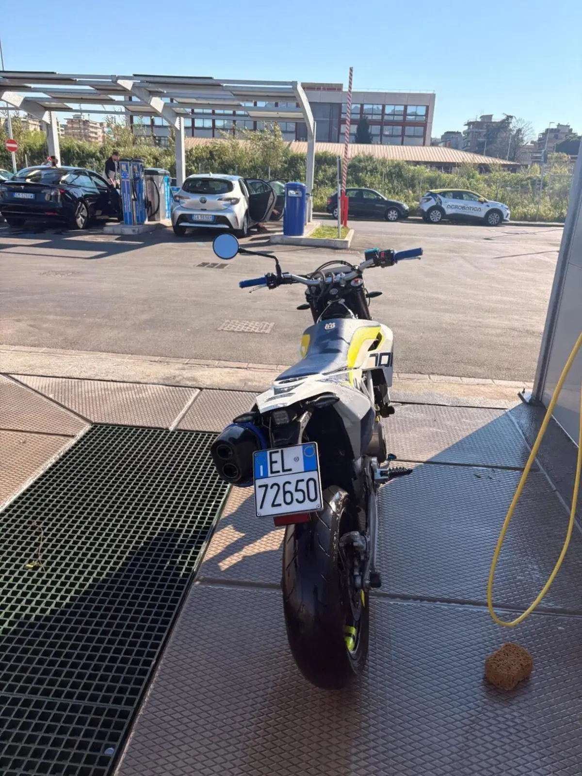 Husqvarna 701 Supermoto (2017 - 19) (6)