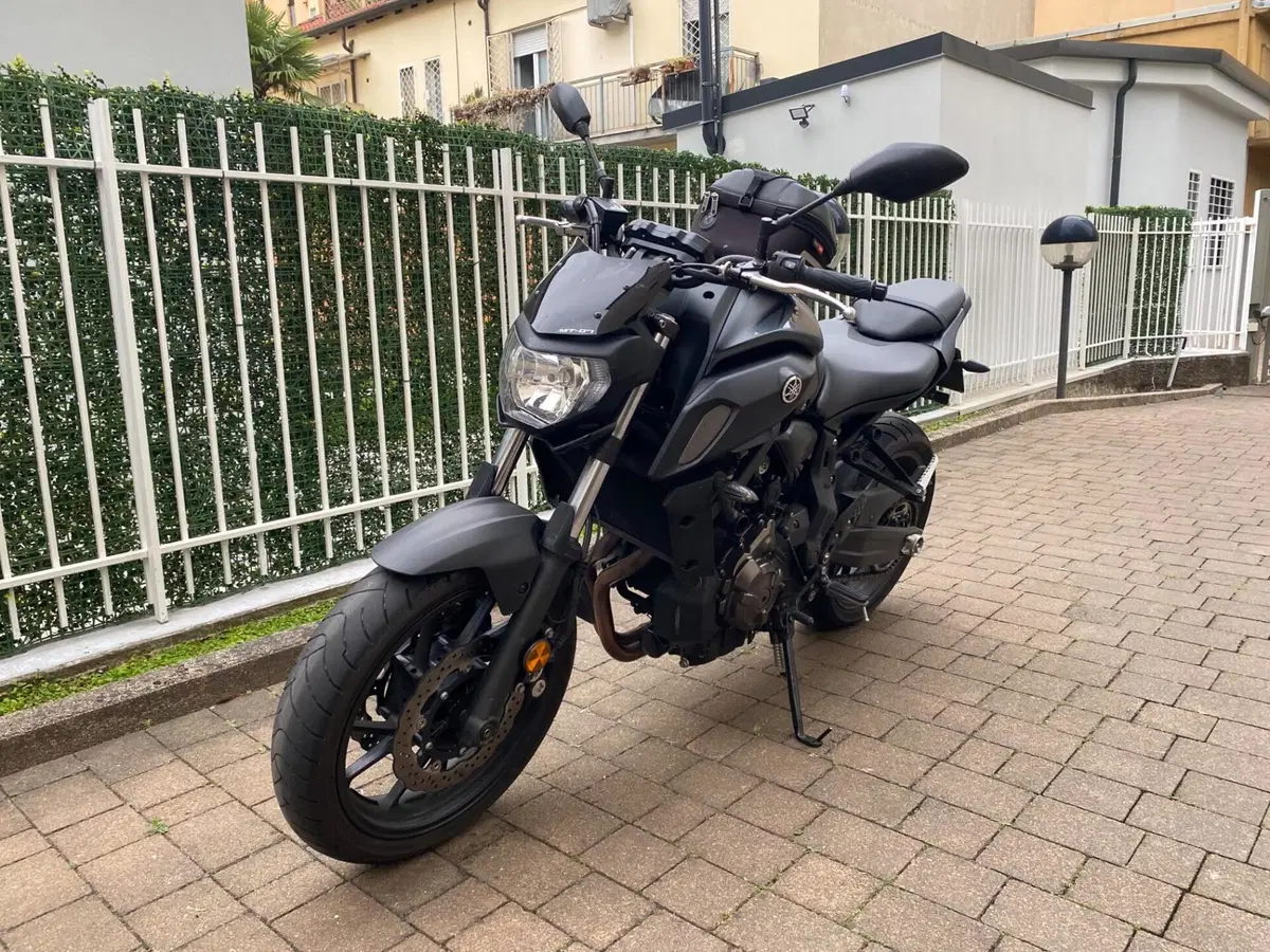 Yamaha MT-07 (2018 - 20) (2)