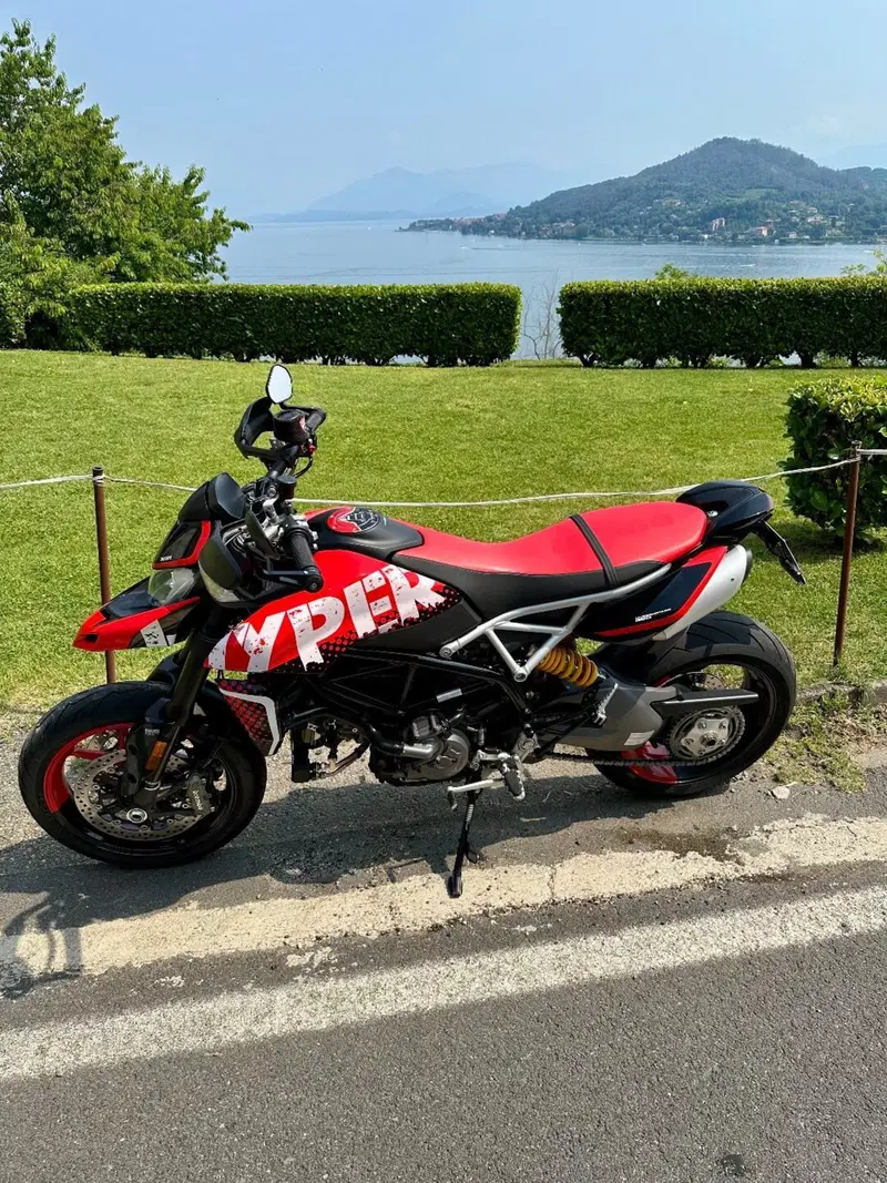 Ducati Hypermotard 950 RVE (2022 - 25) (2)