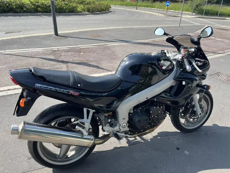 Triumph Sprint RS (3)