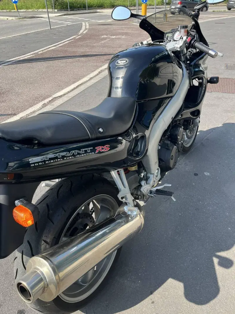 Triumph Sprint RS (4)