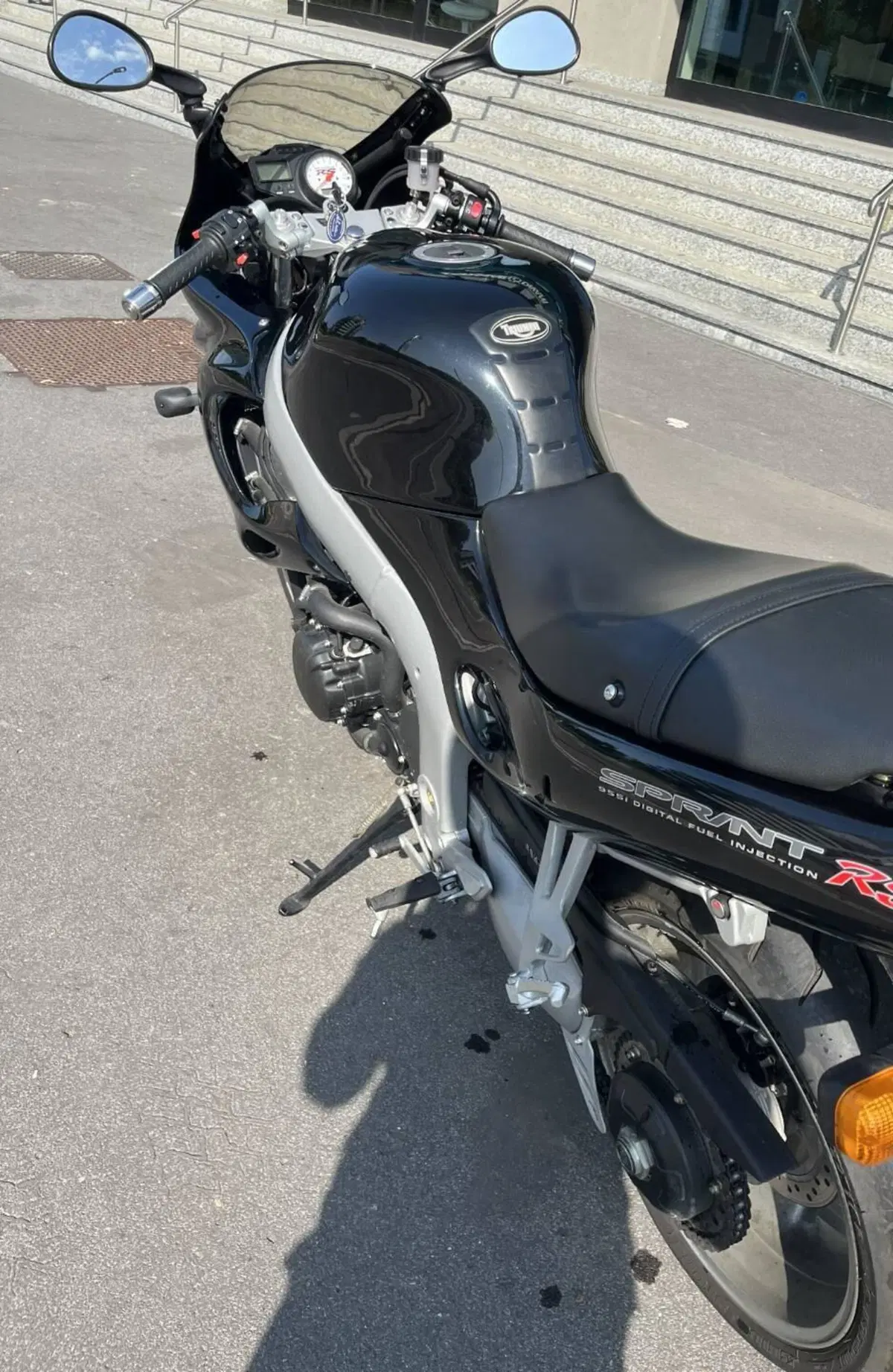 Triumph Sprint RS (5)
