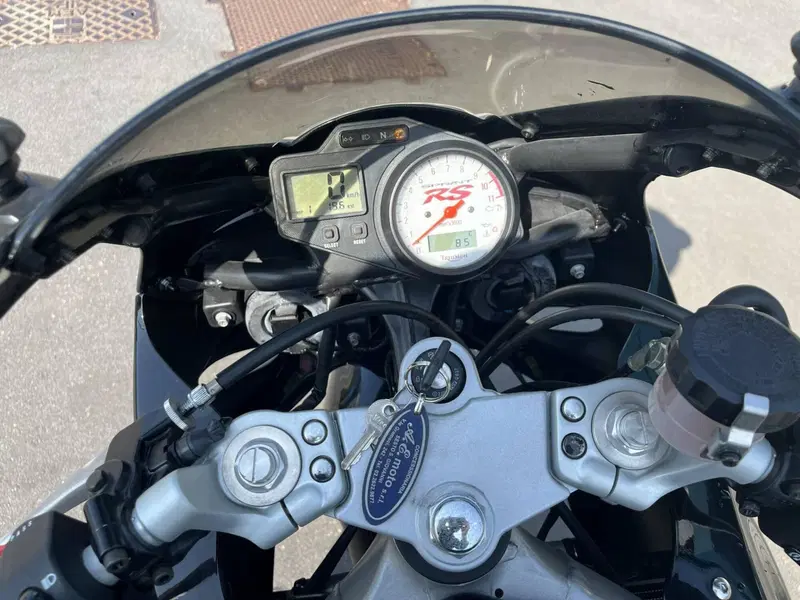 Triumph Sprint RS (7)