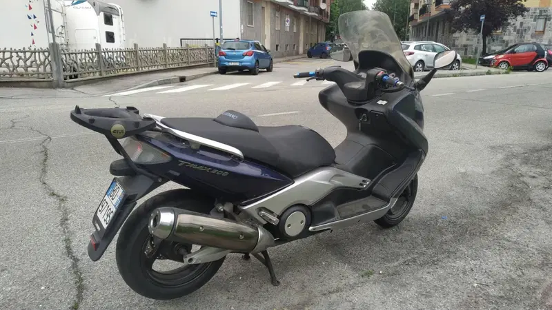Yamaha T-Max 500 (2001 - 03) (5)