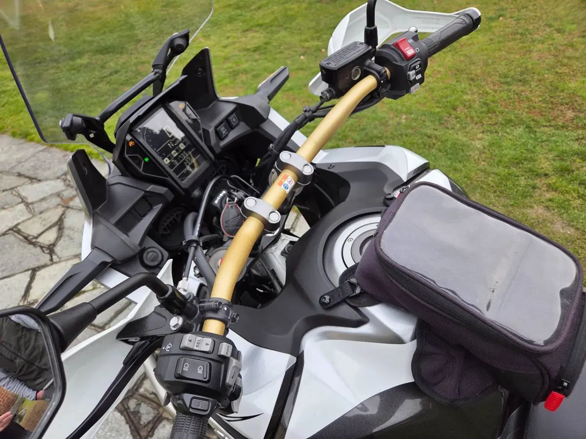 Honda Africa Twin CRF 1000L DCT (2018 - 19) (10)