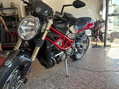 MV Agusta Brutale 910 S (2005 - 11) usata