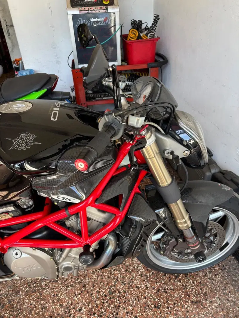 MV Agusta Brutale 910 S (2005 - 11) (4)