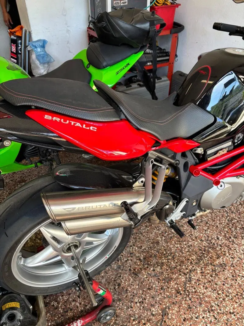 MV Agusta Brutale 910 S (2005 - 11) (7)