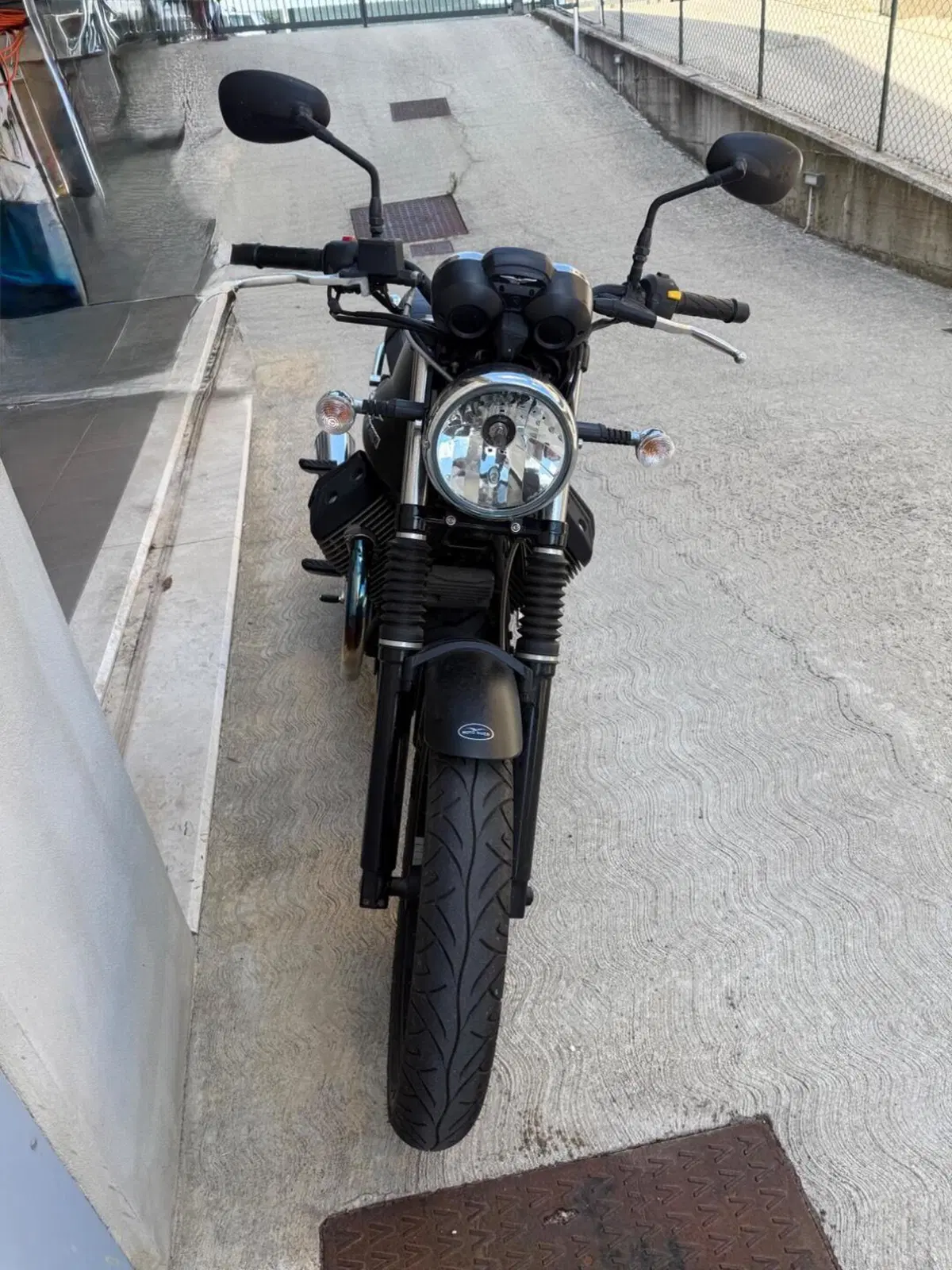 Moto Guzzi V7 Stone (2012 - 15)