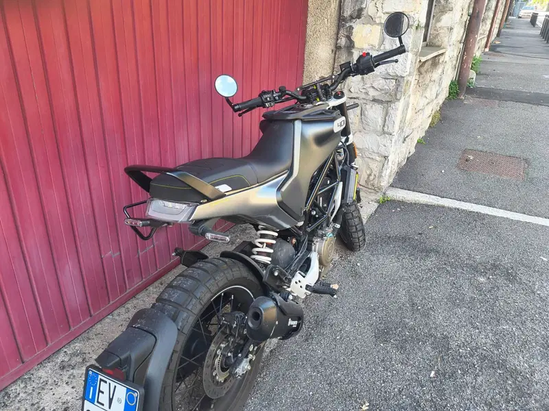 Husqvarna Svartpilen 401 (2020) (3)