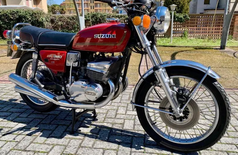 Suzuki GT 380 (2)