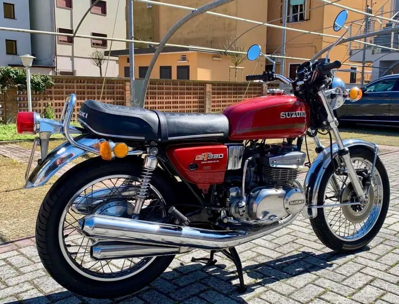 Suzuki GT 380 (3)