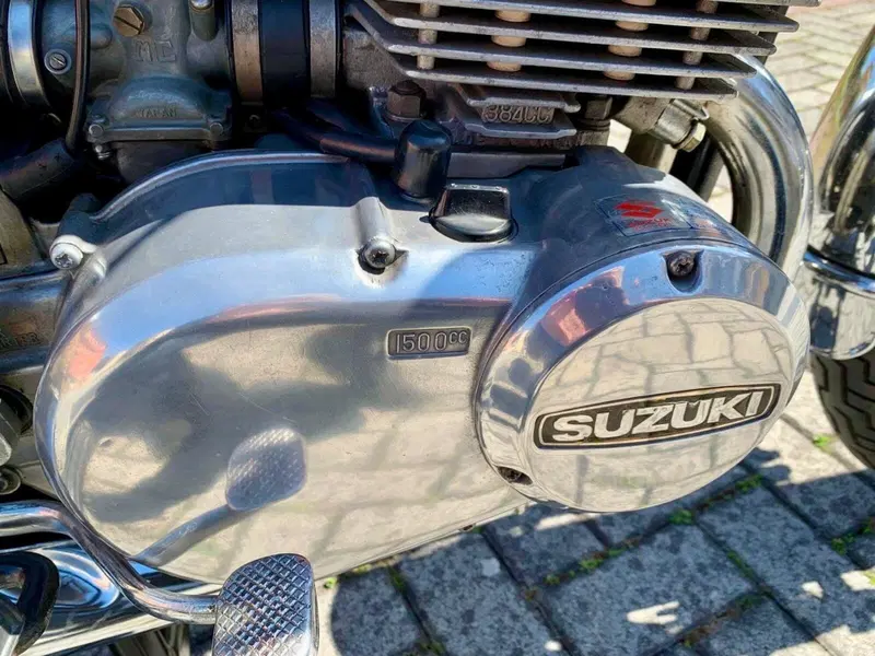 Suzuki GT 380 (5)
