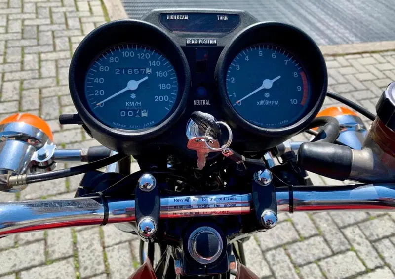 Suzuki GT 380 (9)