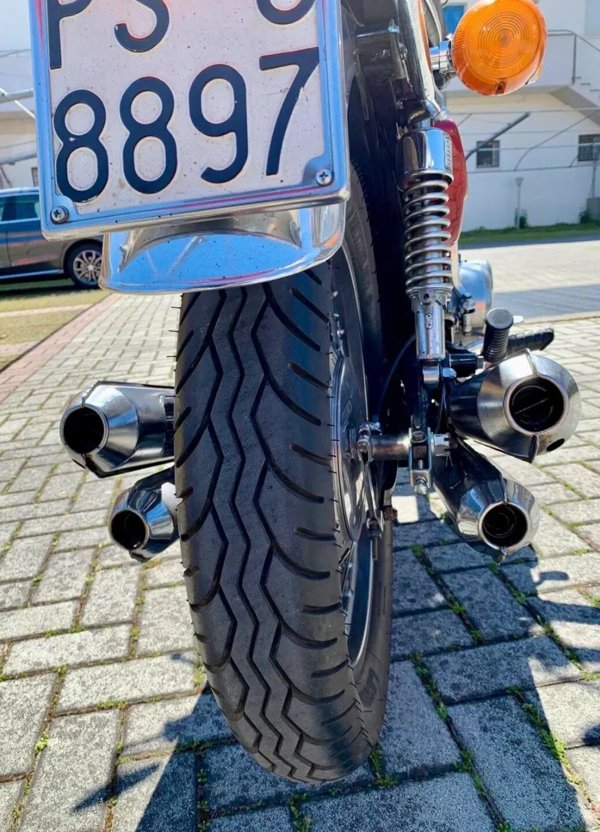 Suzuki GT 380 (14)