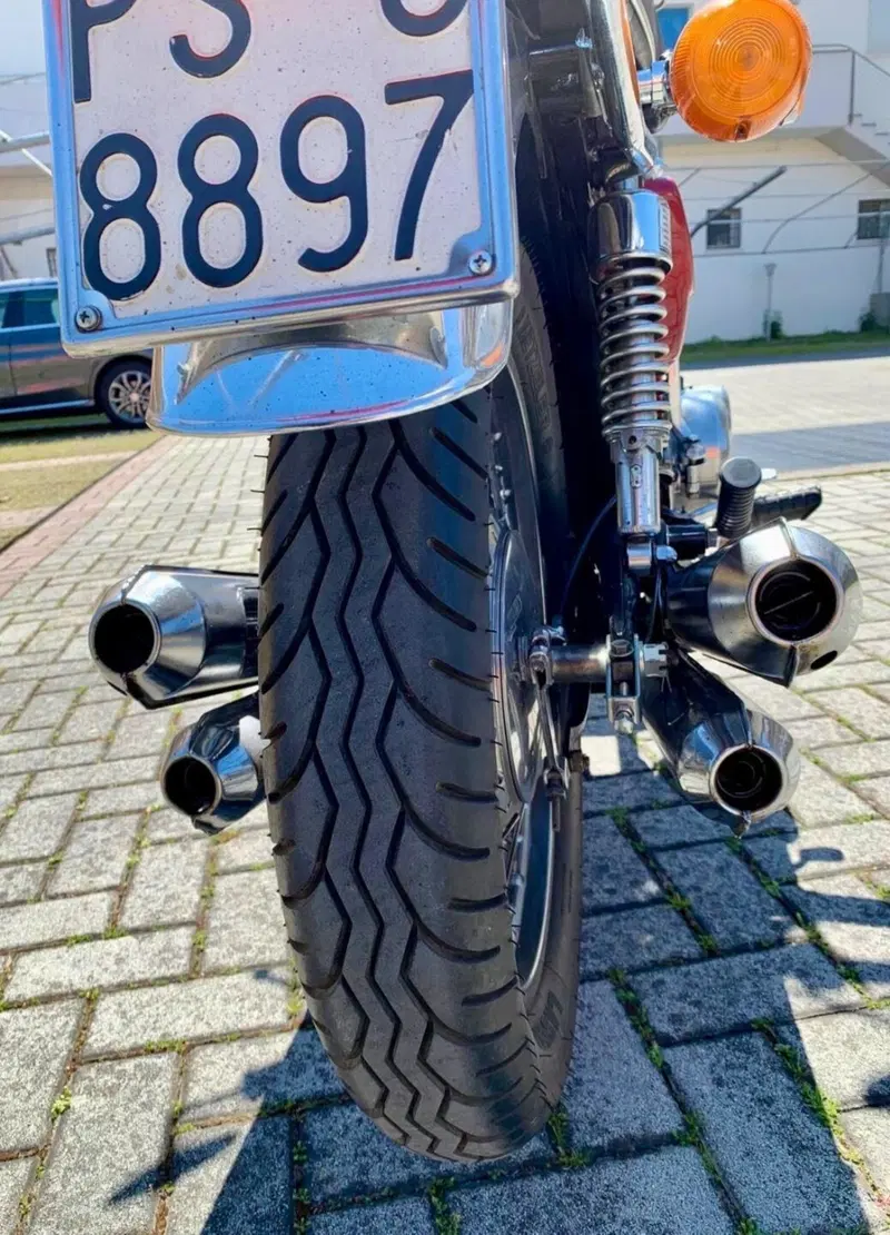 Suzuki GT 380 (14)