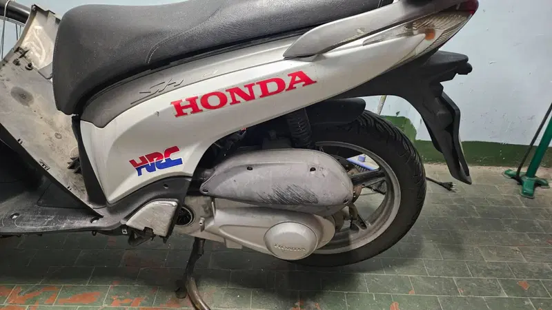 Honda SH 150i (2009 - 12) (2)