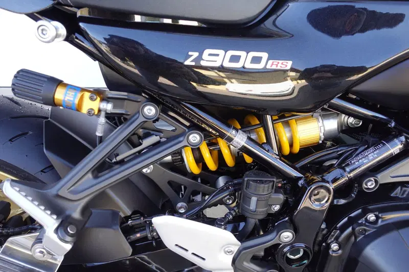 Kawasaki Z 900 RS SE (2026) (4)