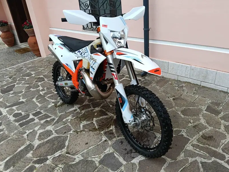 KTM 250 EXC TBI Six Days (2024) (4)