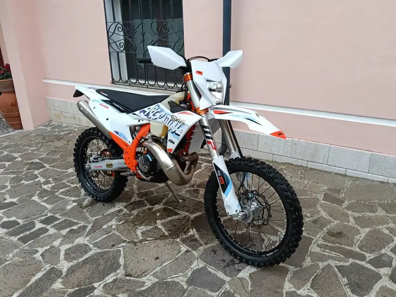 KTM 250 EXC TBI Six Days (2024) (5)