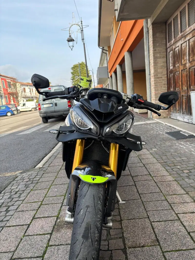 Triumph Street Triple 765 Moto2 Edition (2023 - 24) (5)