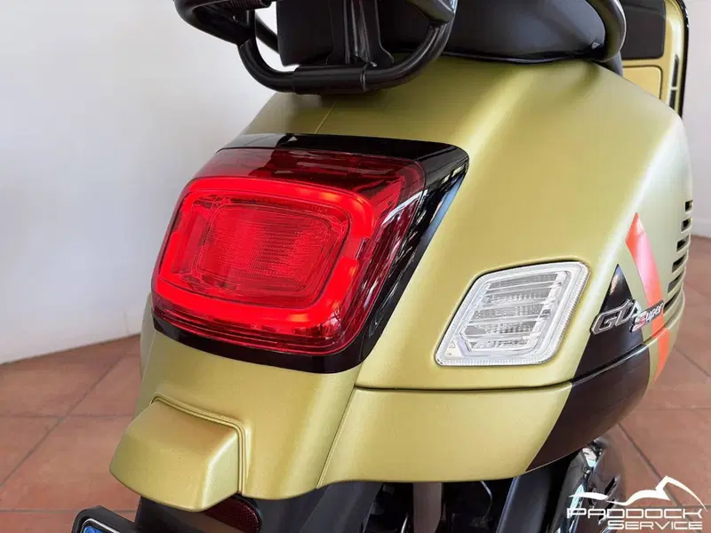 Vespa GTS 300 Super Sport (2023 - 24) (11)