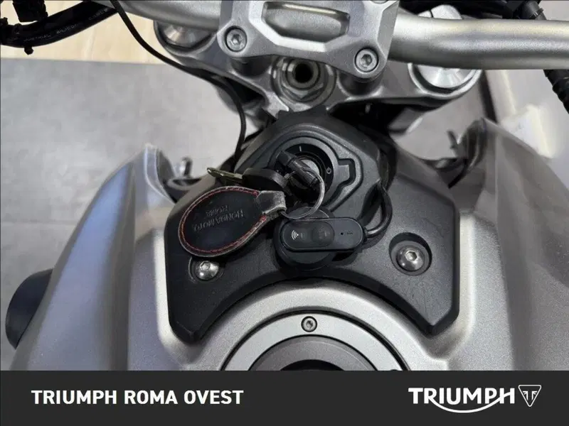 Honda CB 1000 R (2021 - 25) (11)
