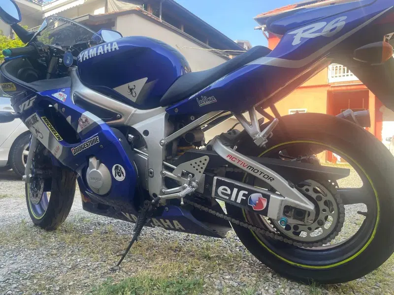 Yamaha YZF R6 (1999 - 00) (7)