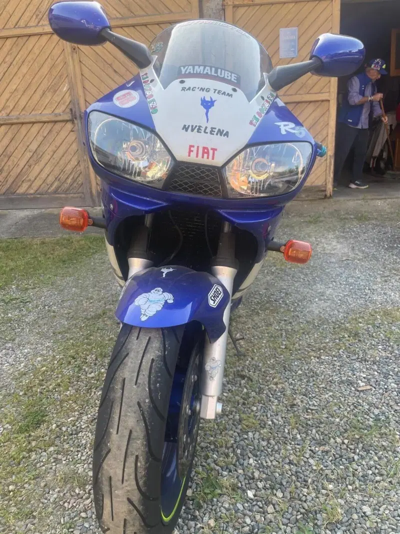 Yamaha YZF R6 (1999 - 00) (8)